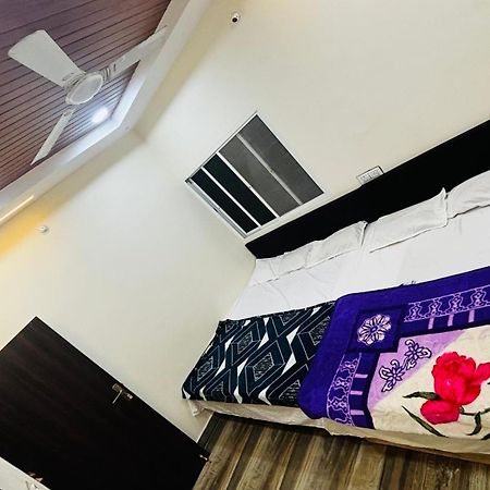 Hotel Shreenidhi Comfort Stay Ujjain Exteriör bild
